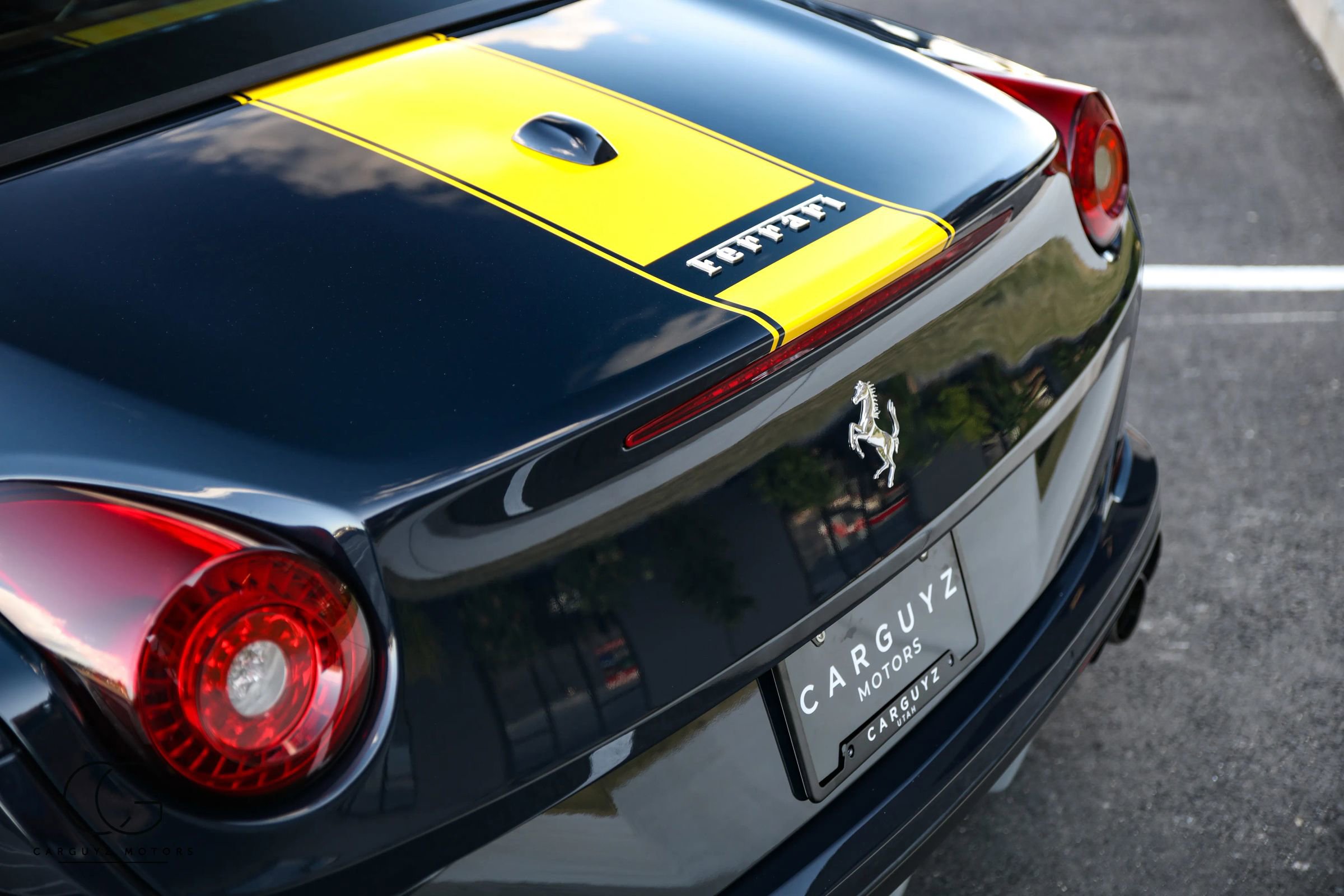 Used 2016 Ferrari California T RWD image 37