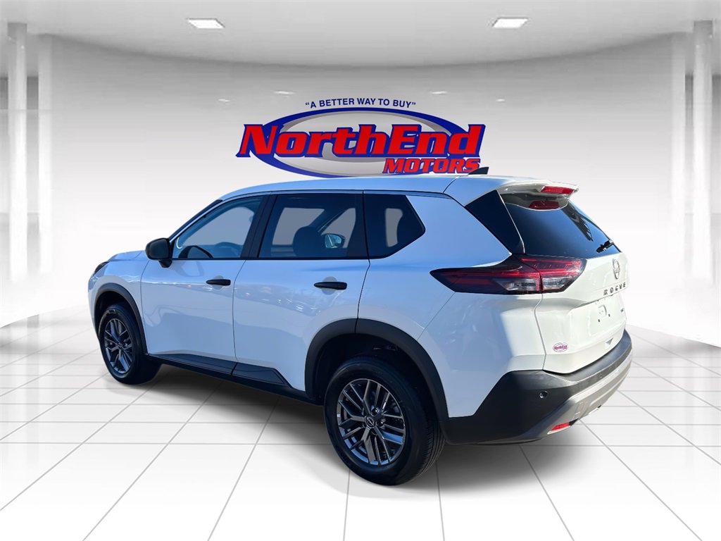 Used 2023 Nissan Rogue S image 5