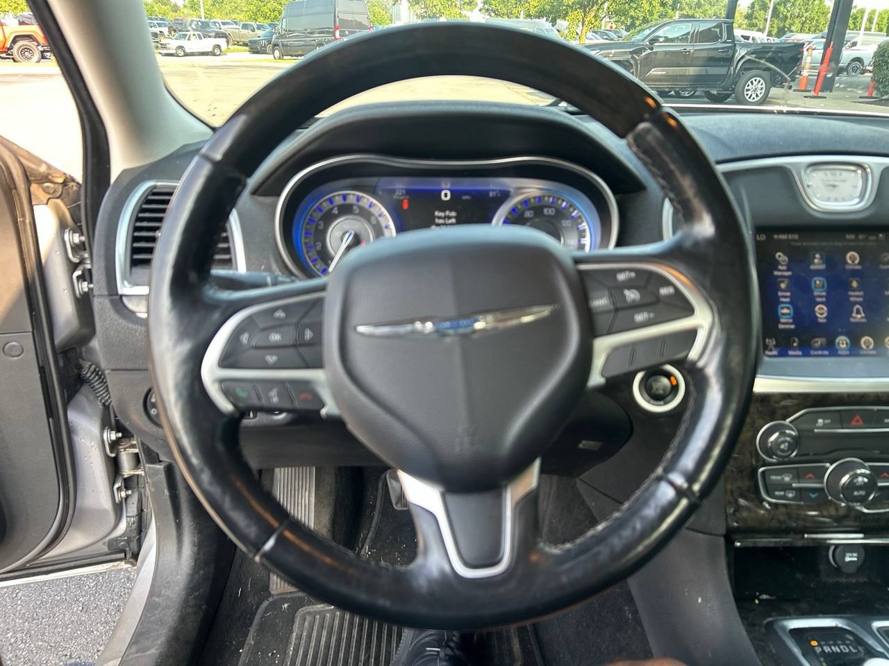 Used 2016 Chrysler 300 C RWD image 18