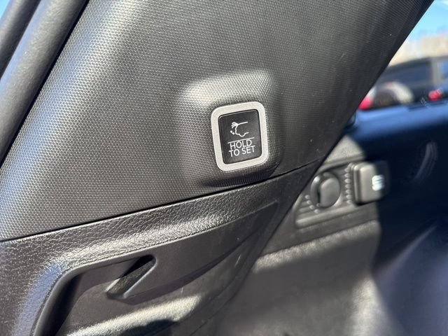 Used 2023 Jeep Grand Cherokee Altitude AWD/4WD image 7