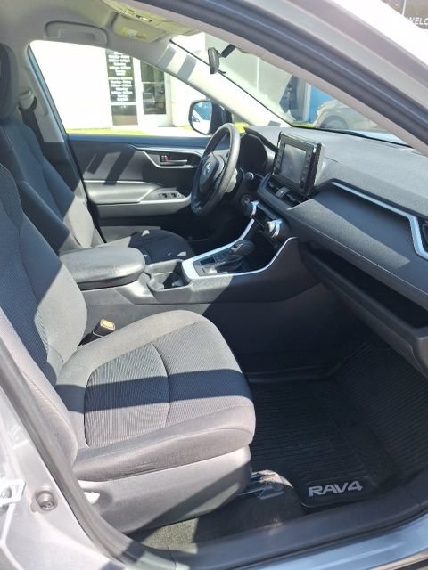 Used 2019 Toyota RAV4 LE w/ All Weather Liner Package AWD/4WD image 22