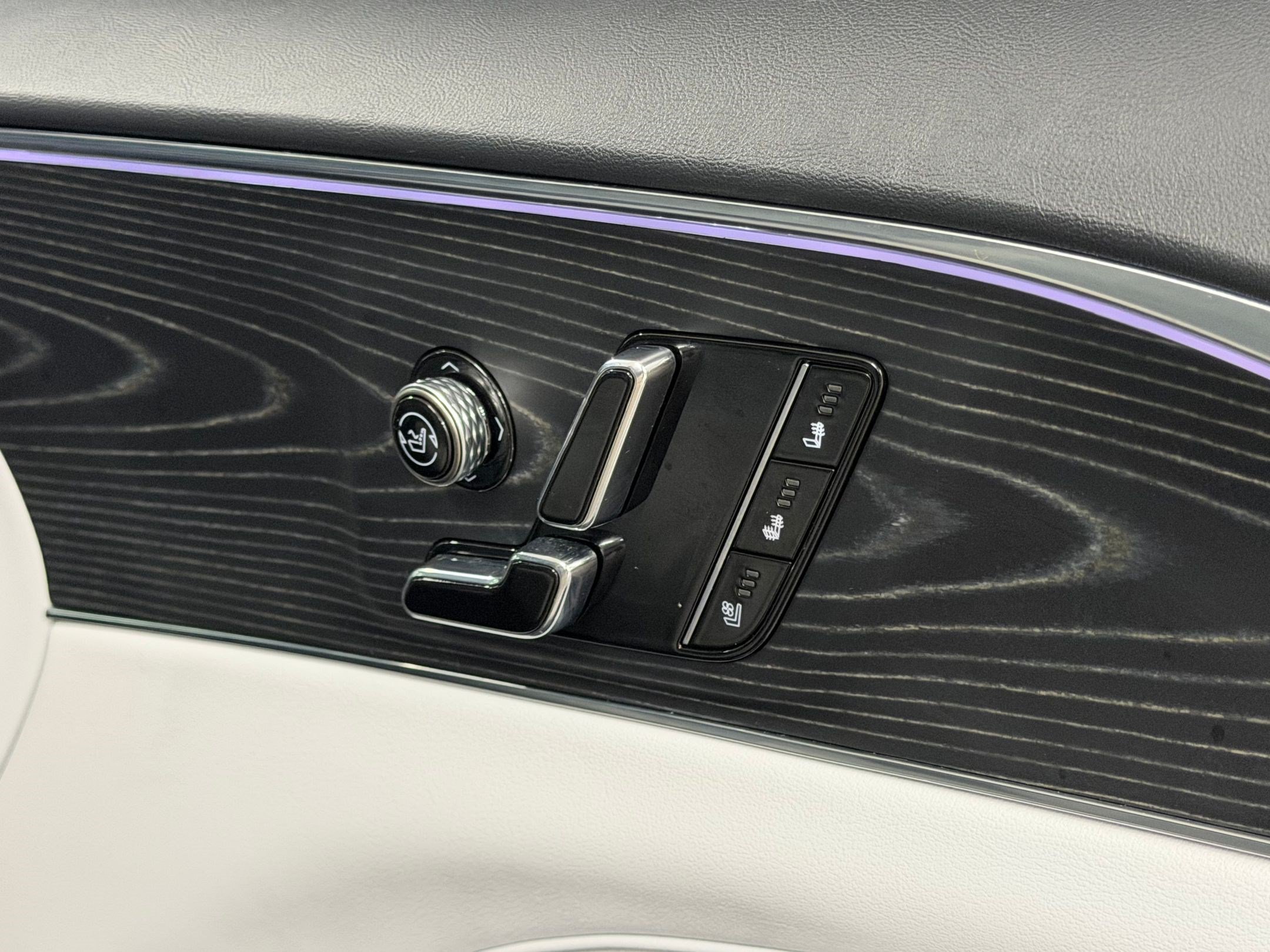 Certified 2024 Cadillac Lyriq Sport RWD image 47