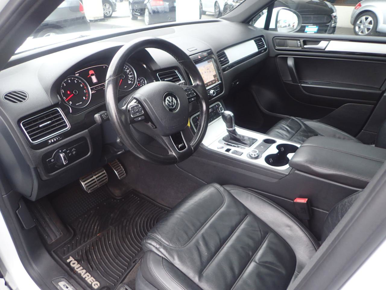Used 2014 Volkswagen Touareg VR6 AWD/4WD image 9