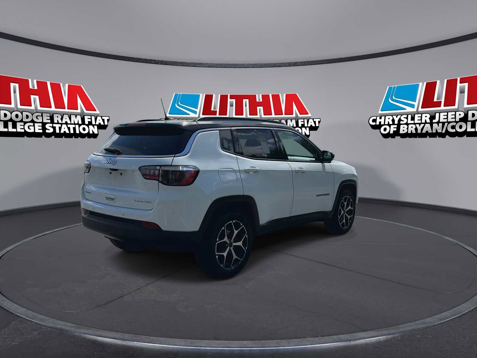 Used 2025 Jeep Compass Limited AWD/4WD image 8