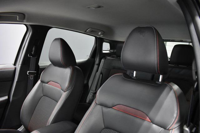 Certified 2025 Nissan Kicks SR image 16
