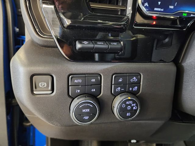 Used 2023 Chevrolet Silverado 1500 ZR2 w/ Technology Package AWD/4WD image 24