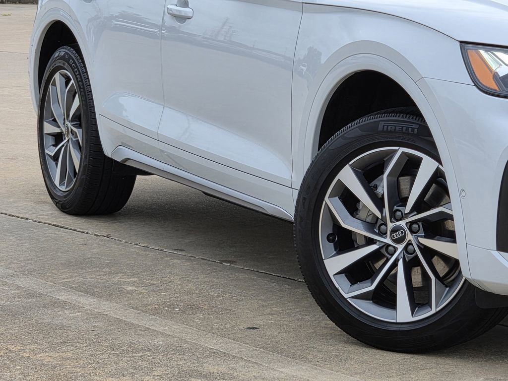 Used 2021 Audi Q5 Prestige w/ Prestige Package AWD/4WD image 11