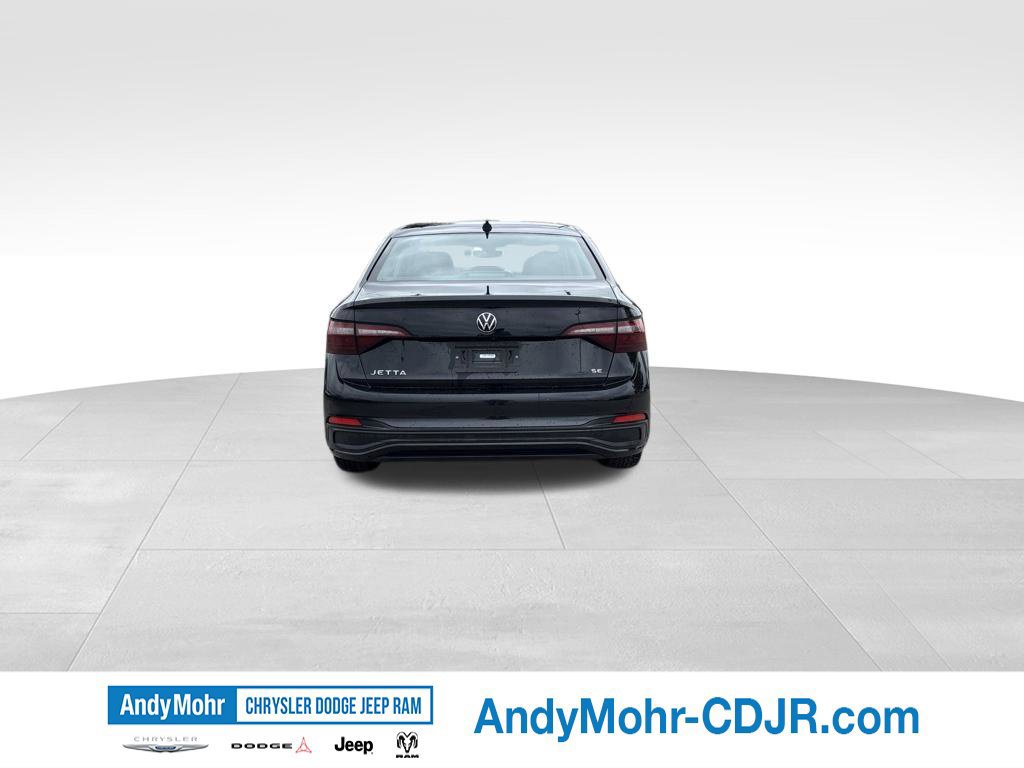 Used 2024 Volkswagen Jetta SE FWD image 6