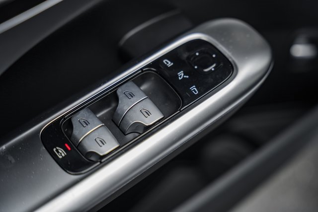 New 2025 Mercedes-Benz C 300 4MATIC Sedan image 38