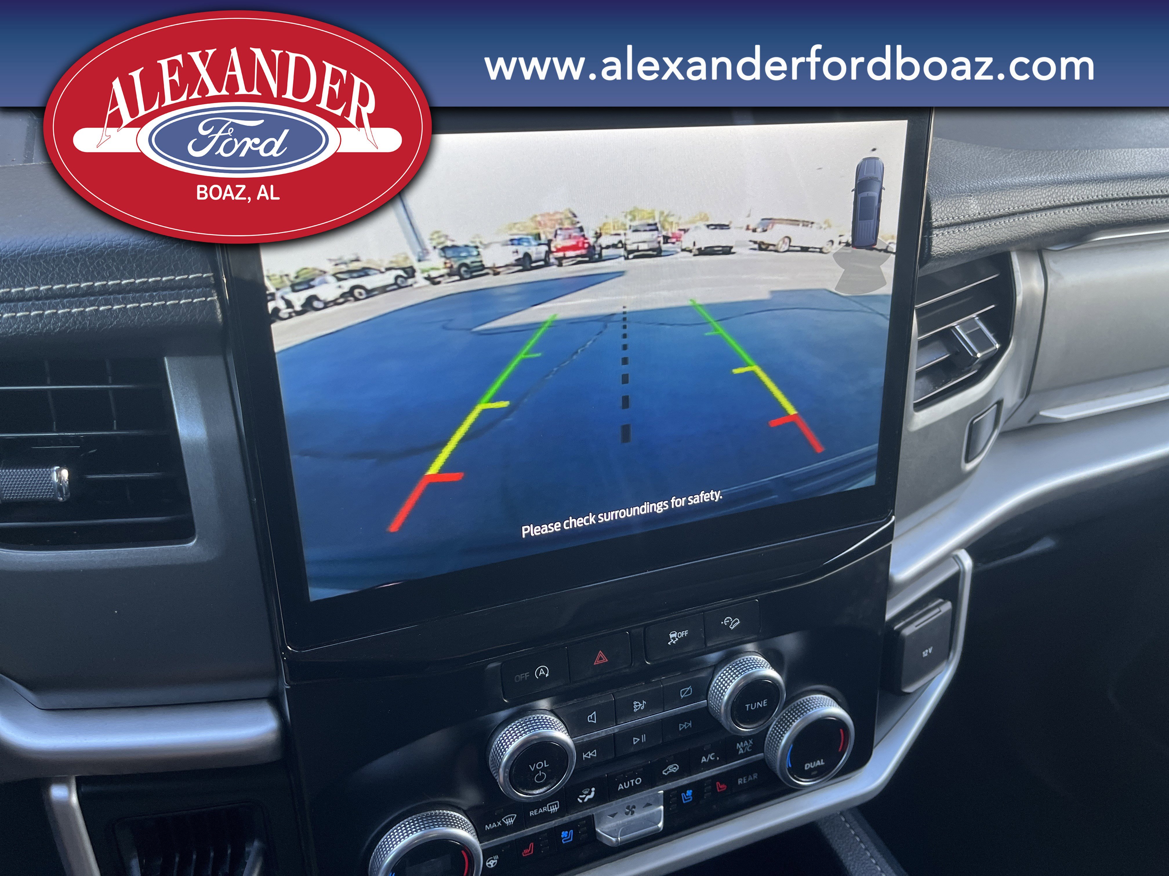 Used 2024 Ford Expedition XLT image 30