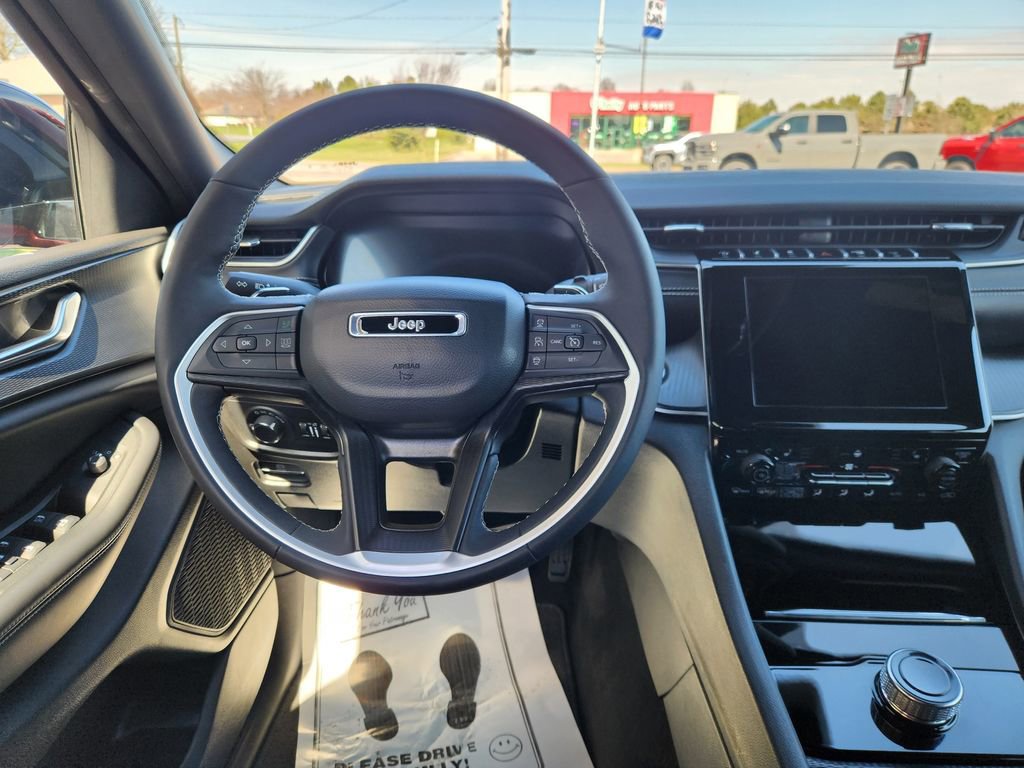 Used 2024 Jeep Grand Cherokee L Altitude image 25