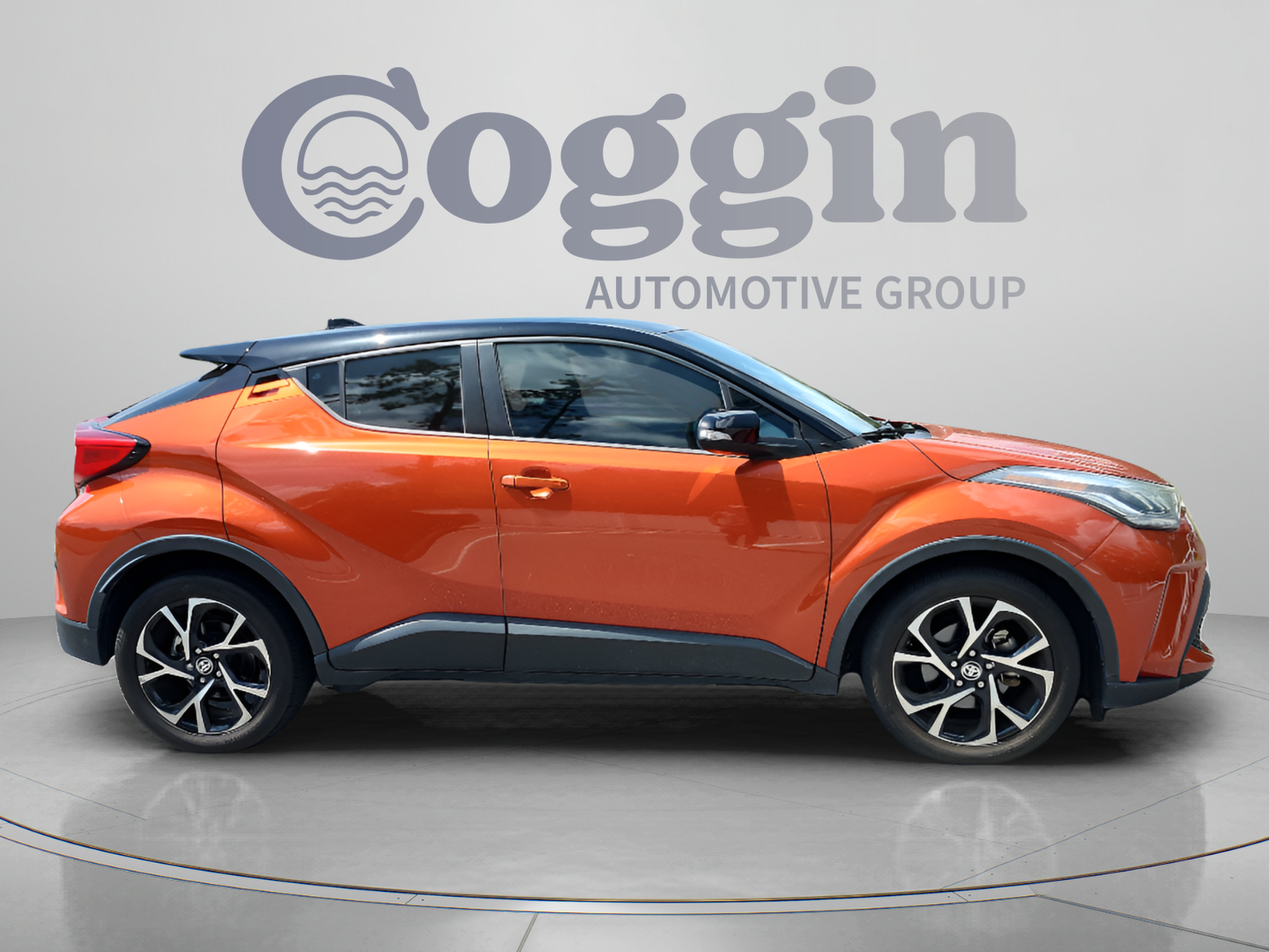 Used 2020 Toyota C-HR XLE FWD image 6