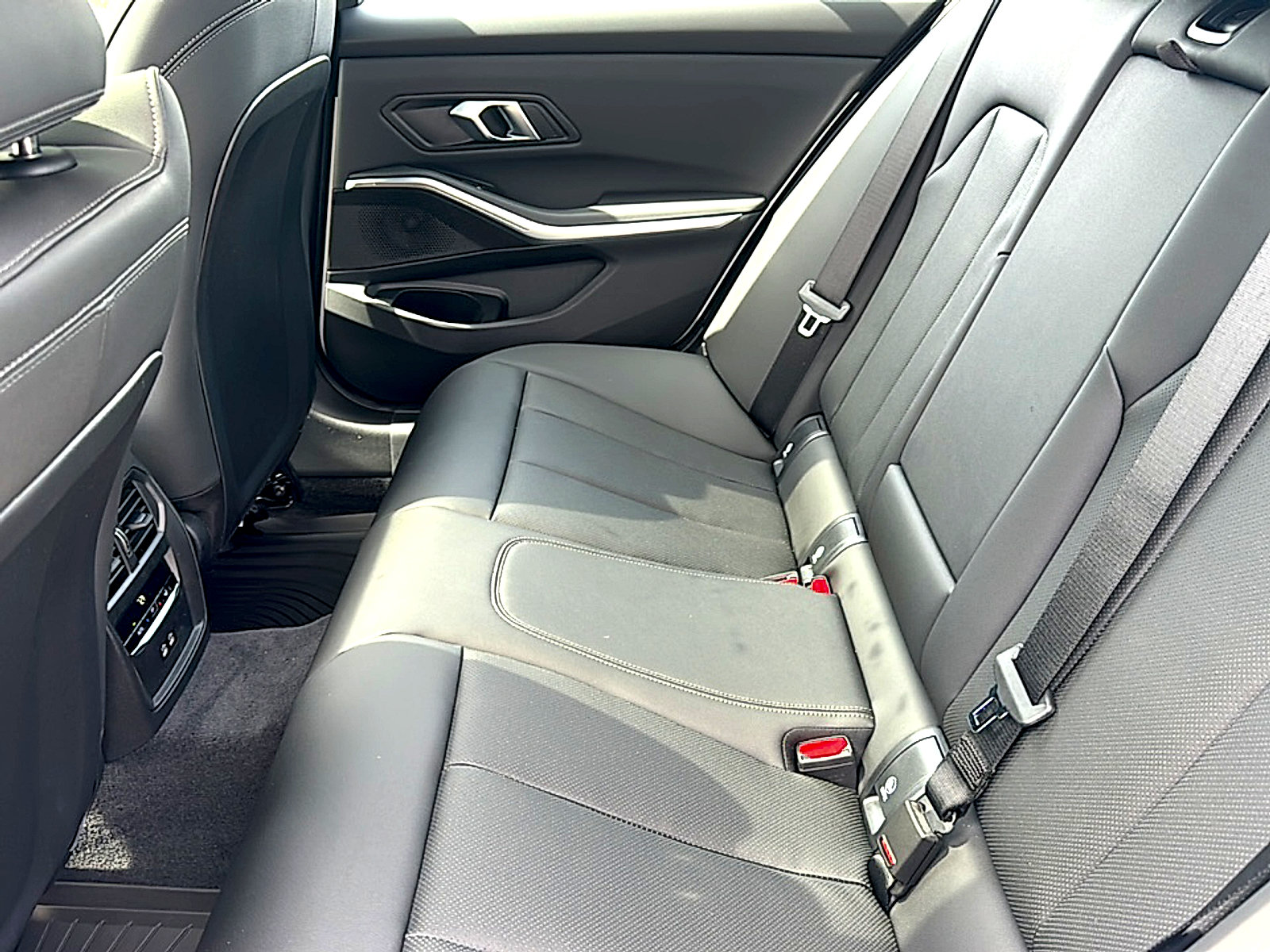 New 2026 BMW 330i Sedan w/ Premium Package RWD image 16