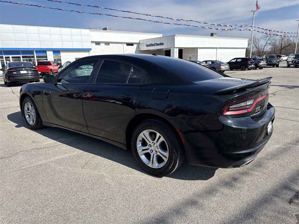 Used 2022 Dodge Charger SXT w/ Driver Convenience Group image 3