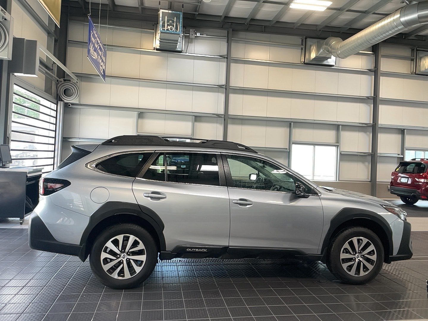 Used 2023 Subaru Outback Premium AWD/4WD image 4