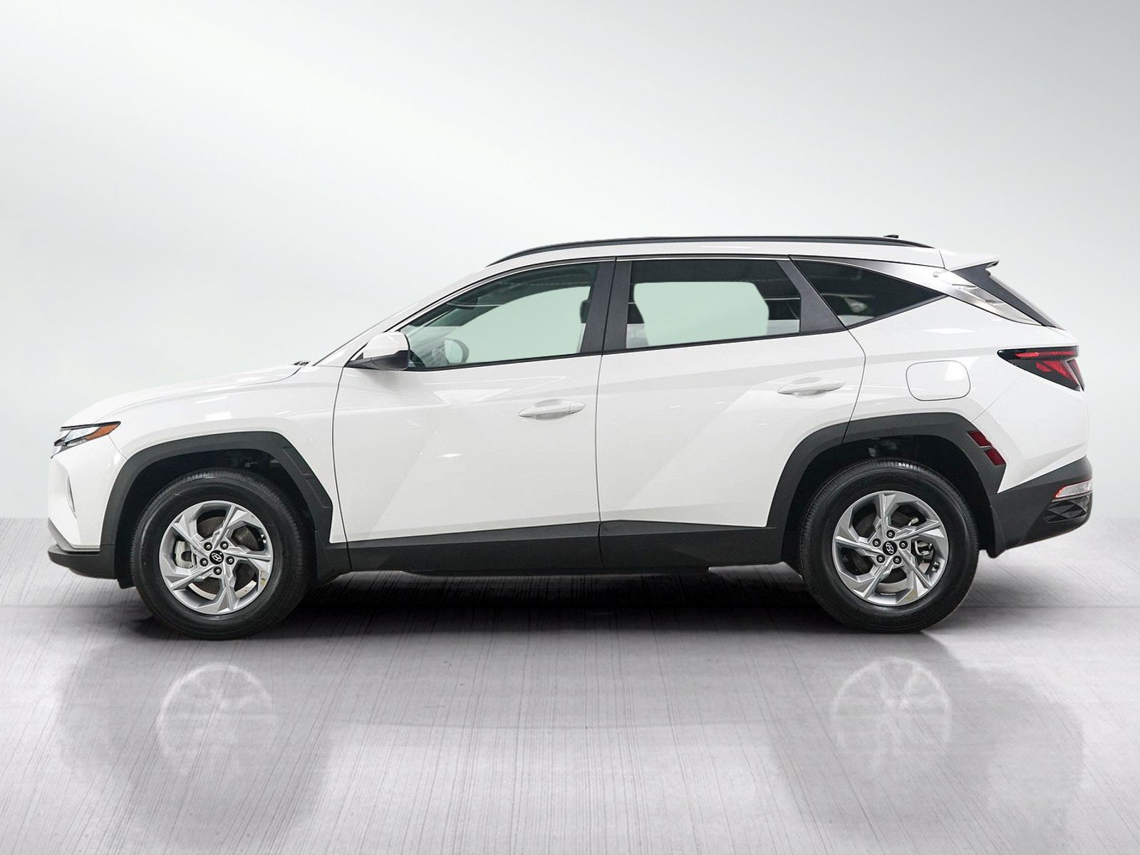 Certified 2024 Hyundai Tucson SEL AWD/4WD image 2