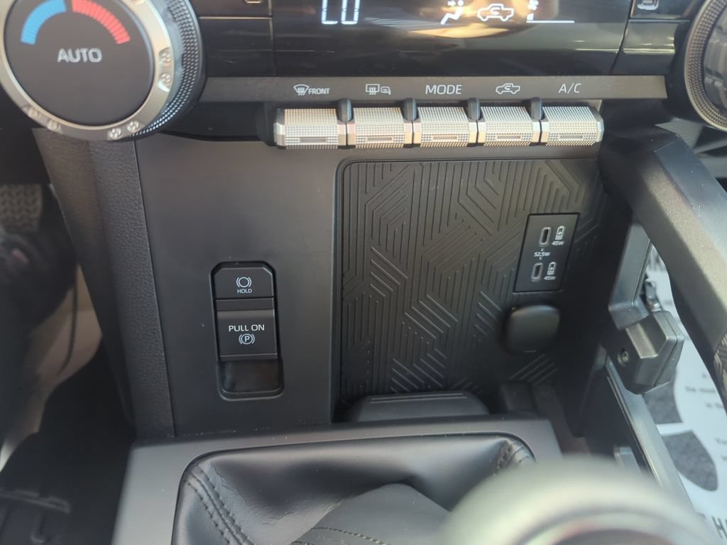 Used 2025 Toyota Tacoma TRD Off-Road AWD/4WD image 31
