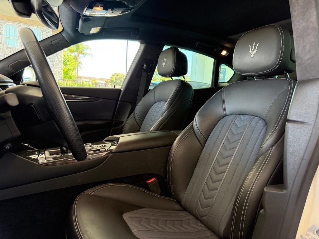 Certified 2022 Maserati Levante GT AWD/4WD image 14