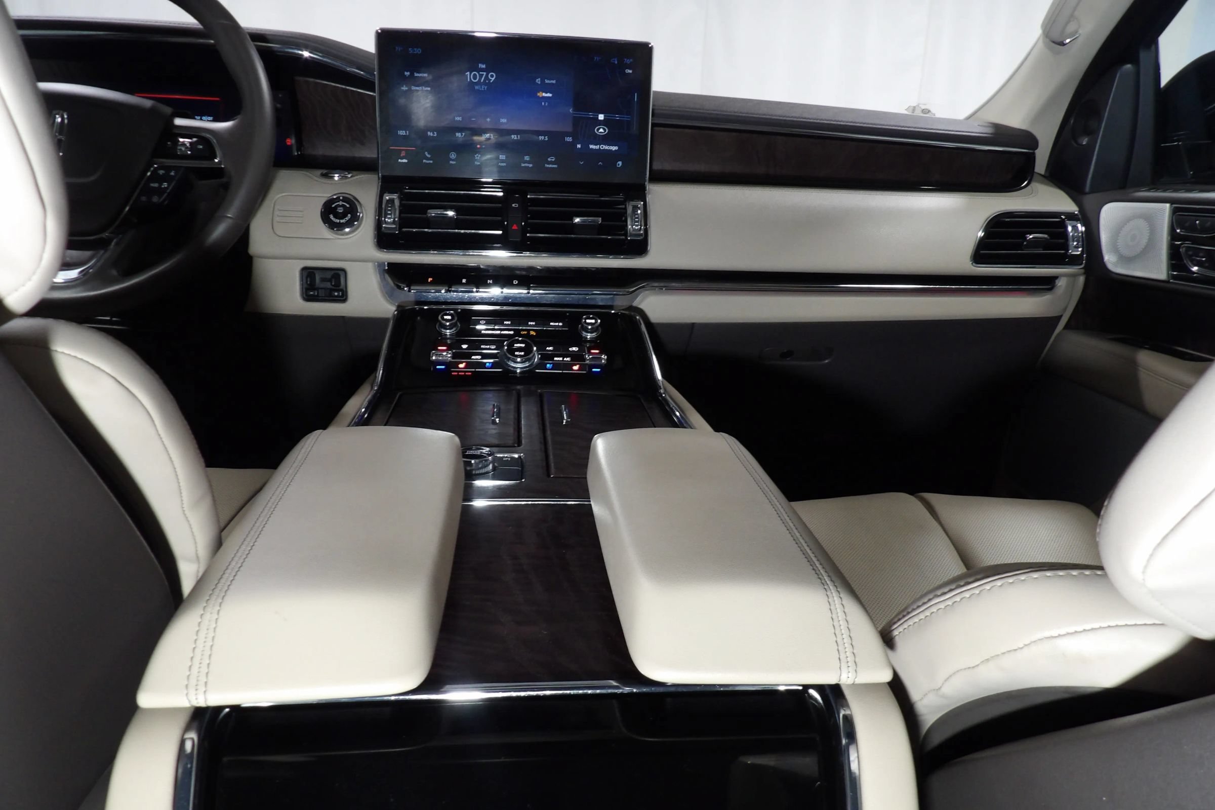 Used 2022 Lincoln Navigator Reserve AWD/4WD image 28