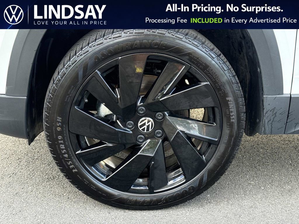 Used 2024 Volkswagen Taos SE AWD/4WD image 8
