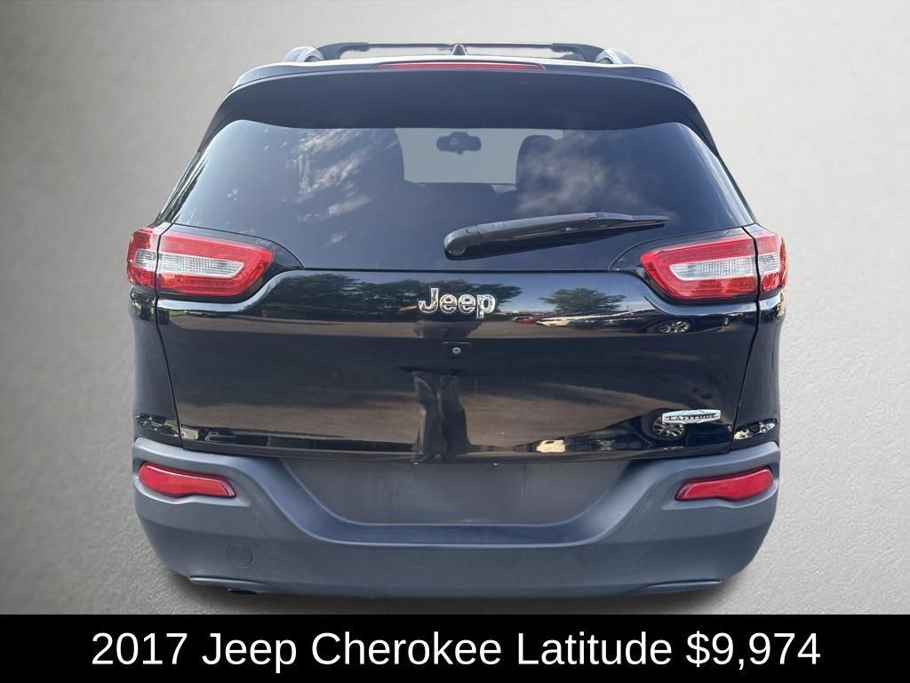 Used 2017 Jeep Cherokee Latitude FWD image 4