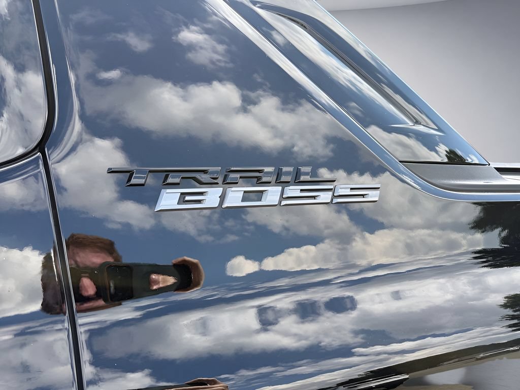 Used 2026 Chevrolet Silverado EV Trail Boss AWD/4WD image 35