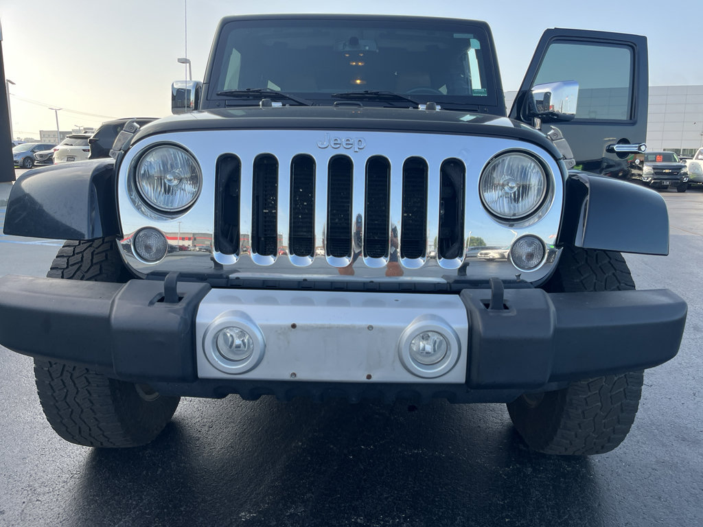 Used 2015 Jeep Wrangler Unlimited Sahara w/ Mopar Chrome Edition Group AWD/4WD image 44