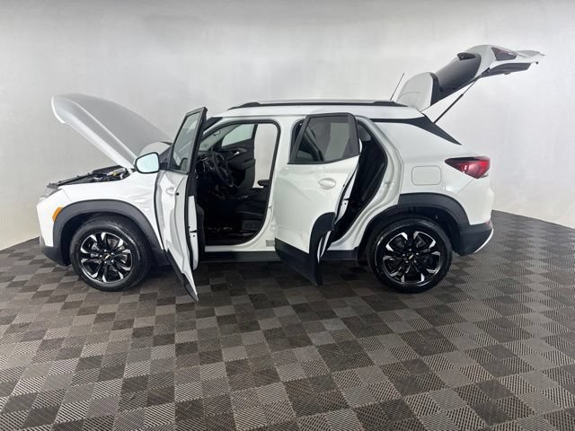 Used 2023 Chevrolet TrailBlazer LT FWD image 11