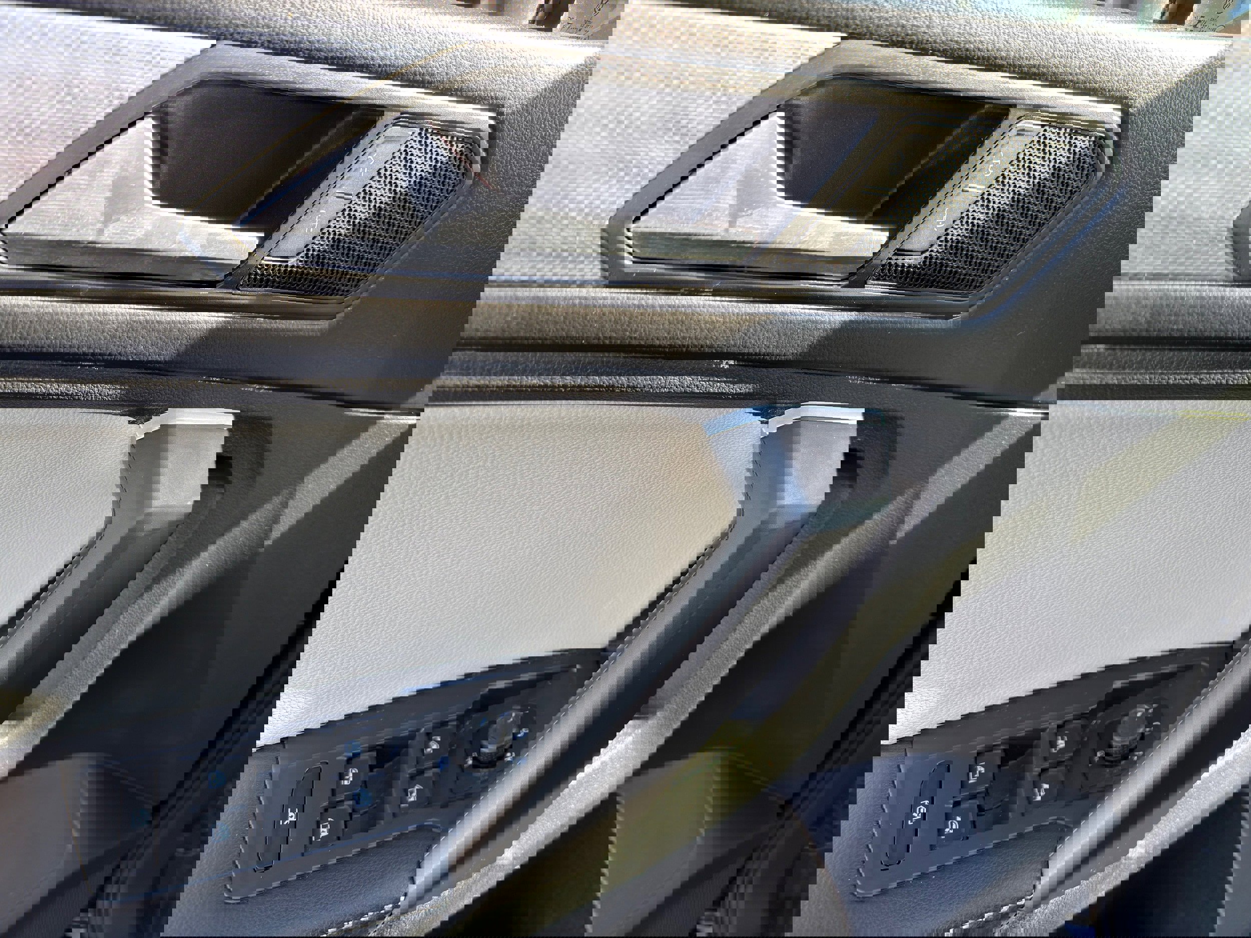 Used 2024 Volkswagen Tiguan S image 26