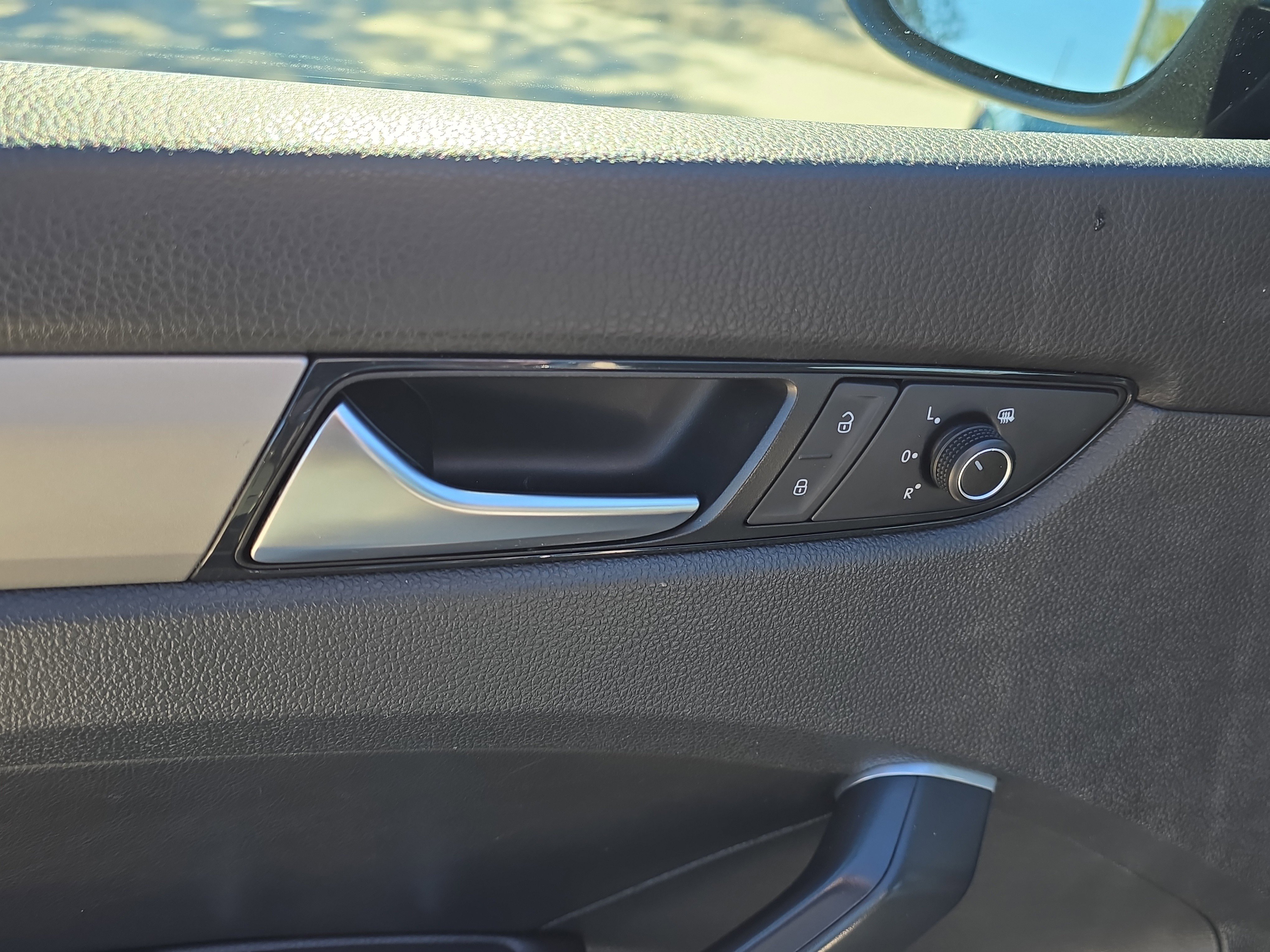 Used 2022 Volkswagen Passat 2.0T SE image 18