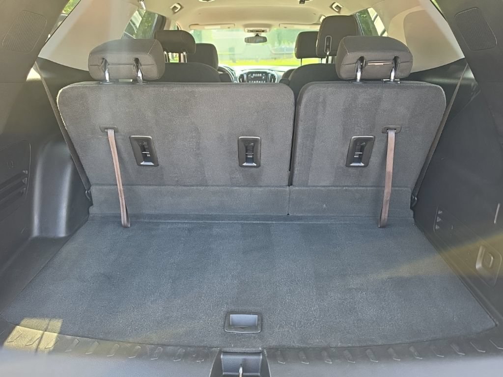 Used 2018 Chevrolet Traverse LT FWD image 30