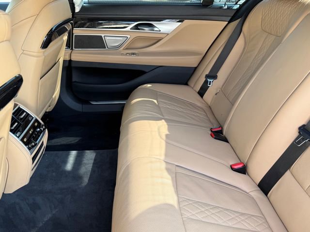 Used 2019 BMW 740i w/ Executive Package image 28