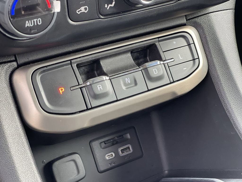 Used 2022 GMC Acadia Denali w/ Denali Ultimate Package FWD image 16