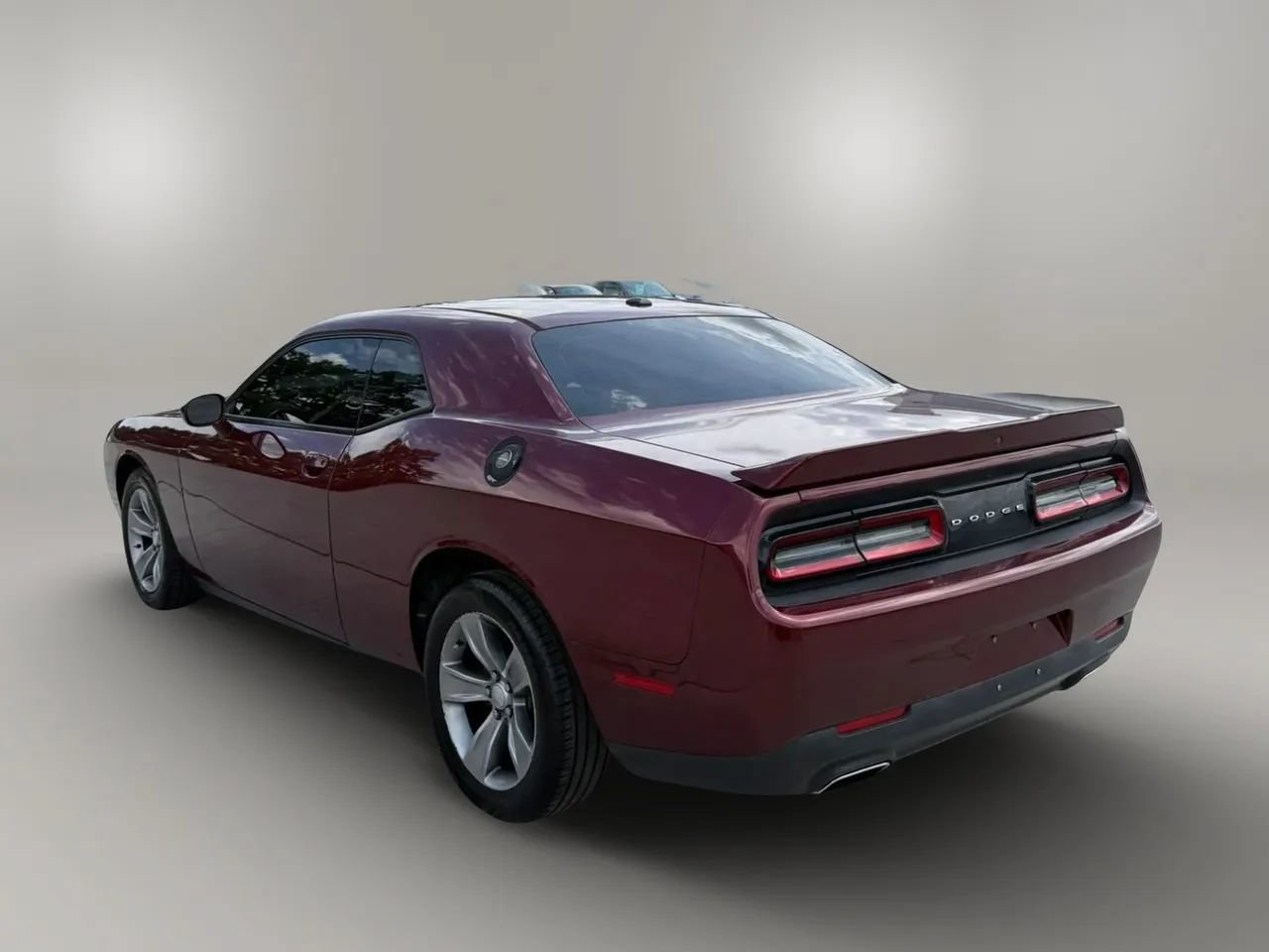 Used 2019 Dodge Challenger SXT RWD image 5