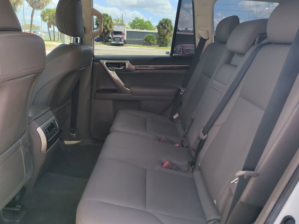 Used 2019 Lexus GX 460 Premium image 15
