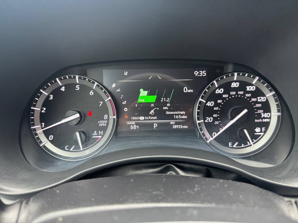 Used 2021 Toyota Highlander XLE AWD/4WD image 21