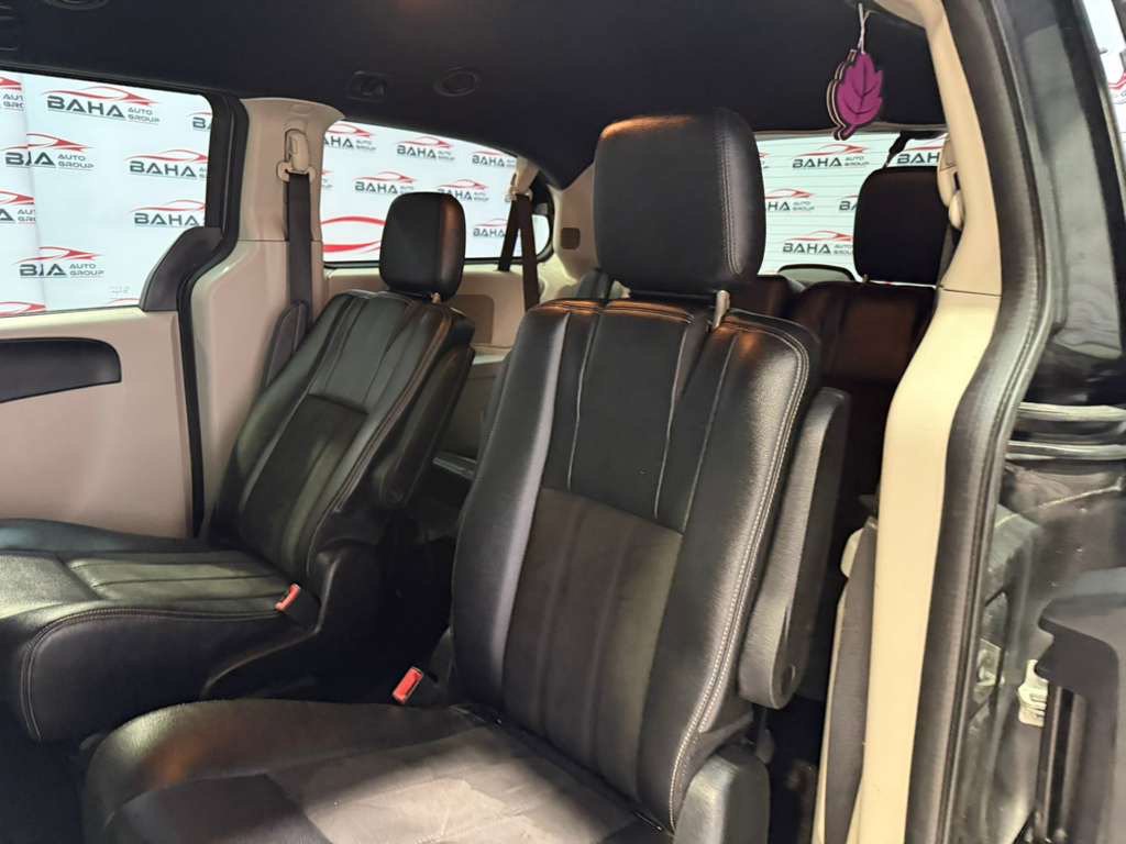 Used 2019 Dodge Grand Caravan SXT FWD image 33