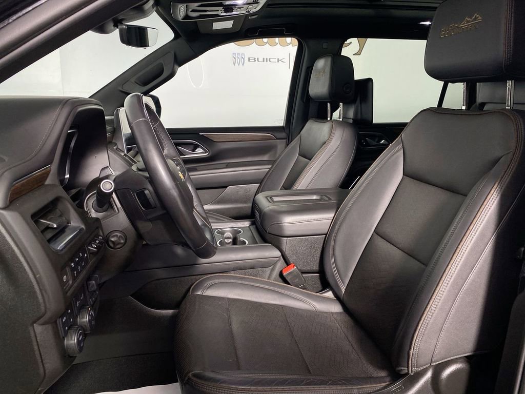 Used 2023 Chevrolet Suburban High Country w/ Advanced Technology Package AWD/4WD image 11