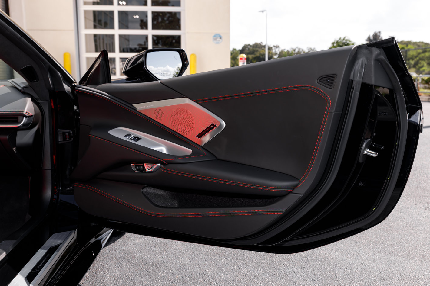 Used 2022 Chevrolet Corvette Stingray Premium Conv w/ Z51 Performance Package RWD image 37