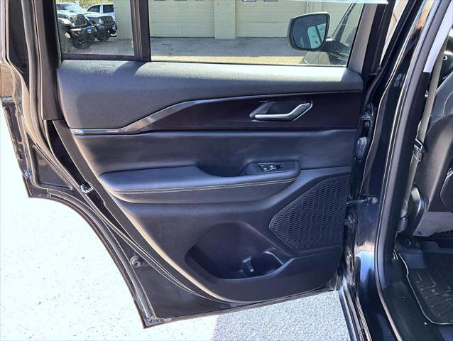 Certified 2023 Jeep Grand Cherokee Laredo AWD/4WD image 21