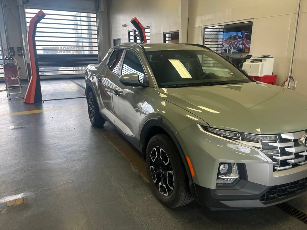 Used 2022 Hyundai Santa Cruz SEL w/ Activity Package FWD image 1