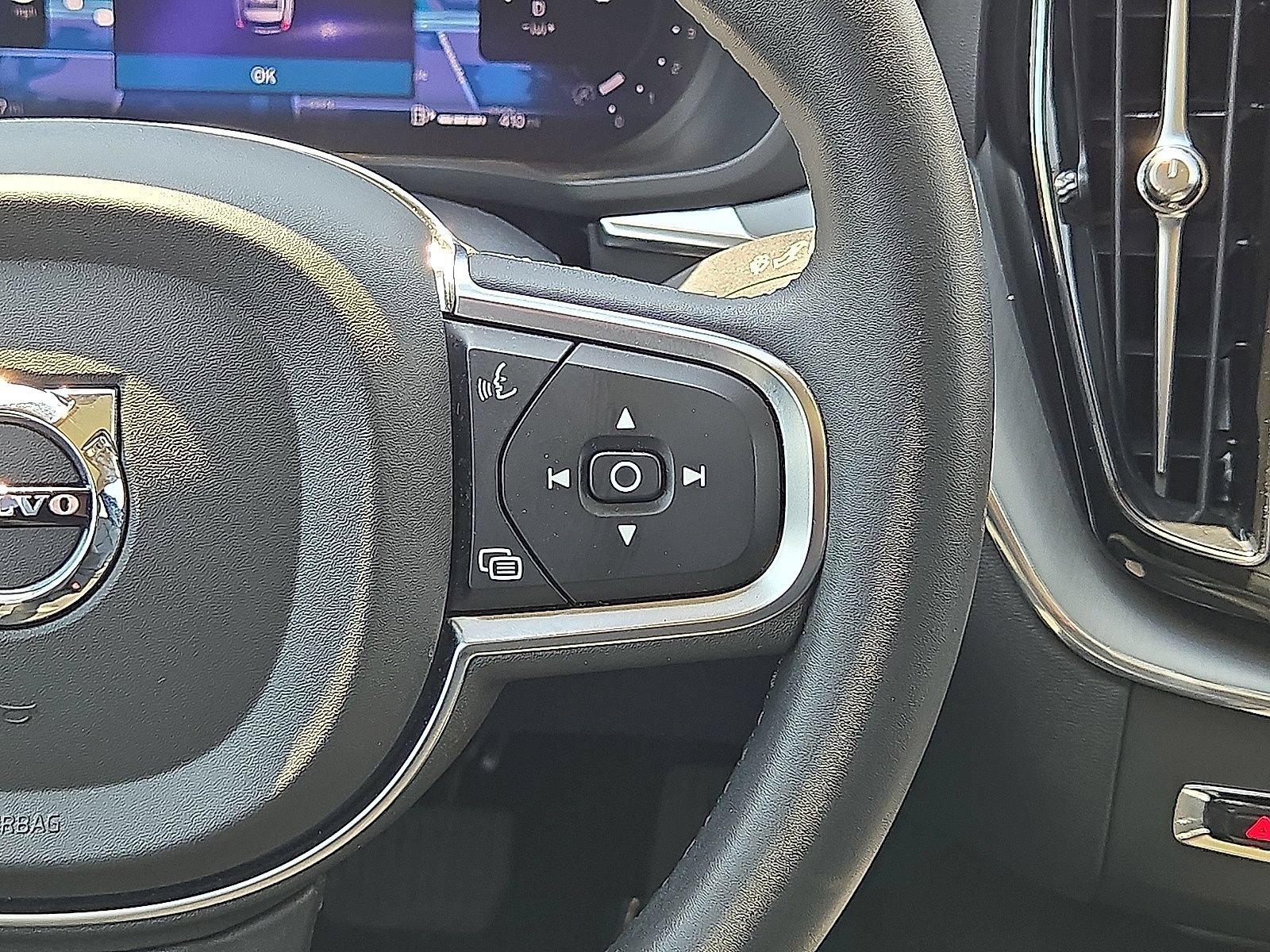 Certified 2024 Volvo XC60 B5 Core AWD/4WD image 20