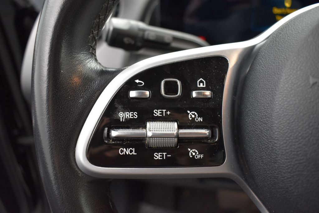 Used 2022 Mercedes-Benz GLB 250 4MATIC image 5