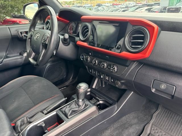 Used 2019 Toyota Tacoma TRD Off-Road w/ Technology Package AWD/4WD image 58