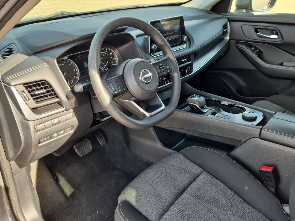 Used 2024 Nissan Rogue SV AWD/4WD image 14