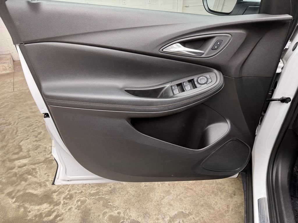 Used 2022 Buick Encore GX Preferred w/ Cold Weather Comfort Package image 9