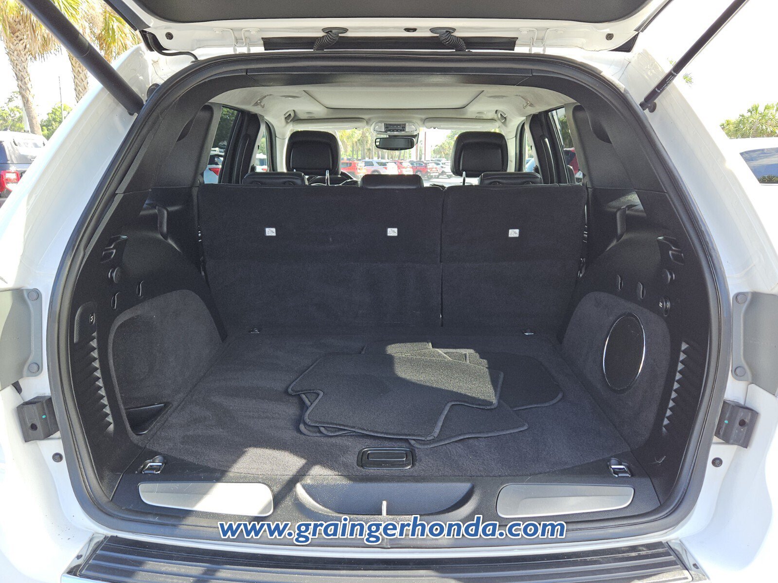 Used 2020 Jeep Grand Cherokee Summit AWD/4WD image 13