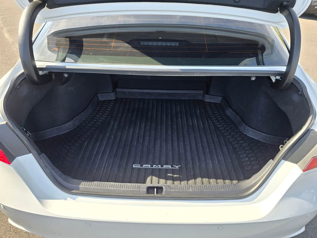 Used 2021 Toyota Camry XSE w/ Navigation Package image 31