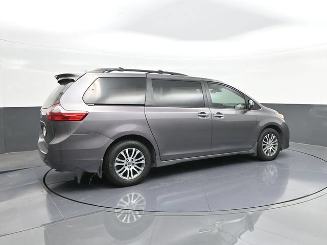 Used 2020 Toyota Sienna XLE FWD image 15