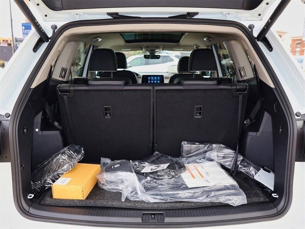 New 2026 Volkswagen Atlas SEL Premium R-Line AWD/4WD image 10
